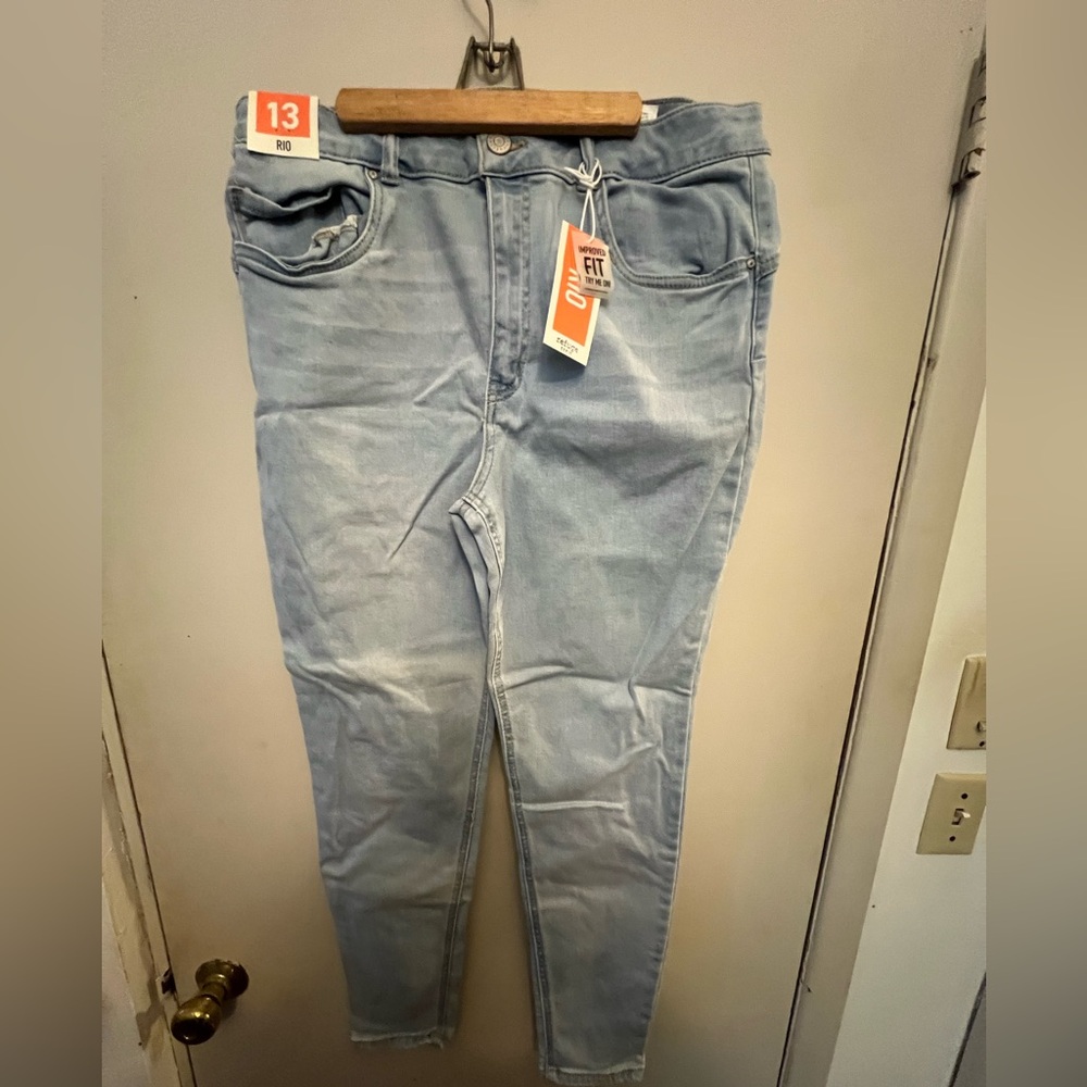 NWT Rio Size 32 Jeans